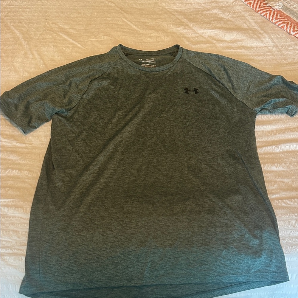 Under Armour Men's Dark Gray Short Sleeve Tee